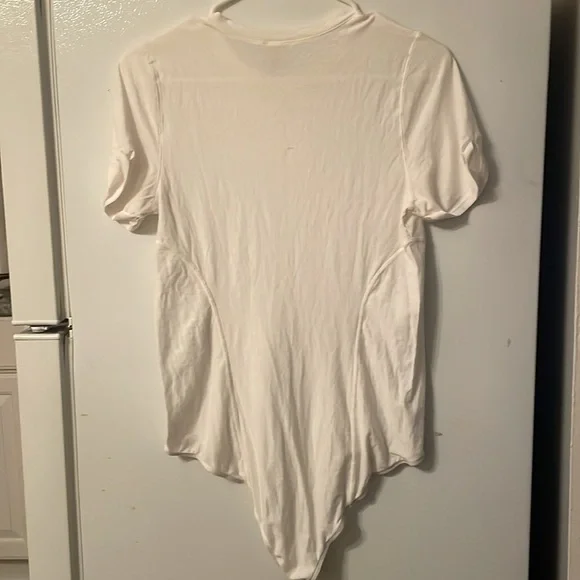 Free People Medium White Tee Shirt Bodysuit - Picture 7 of 7